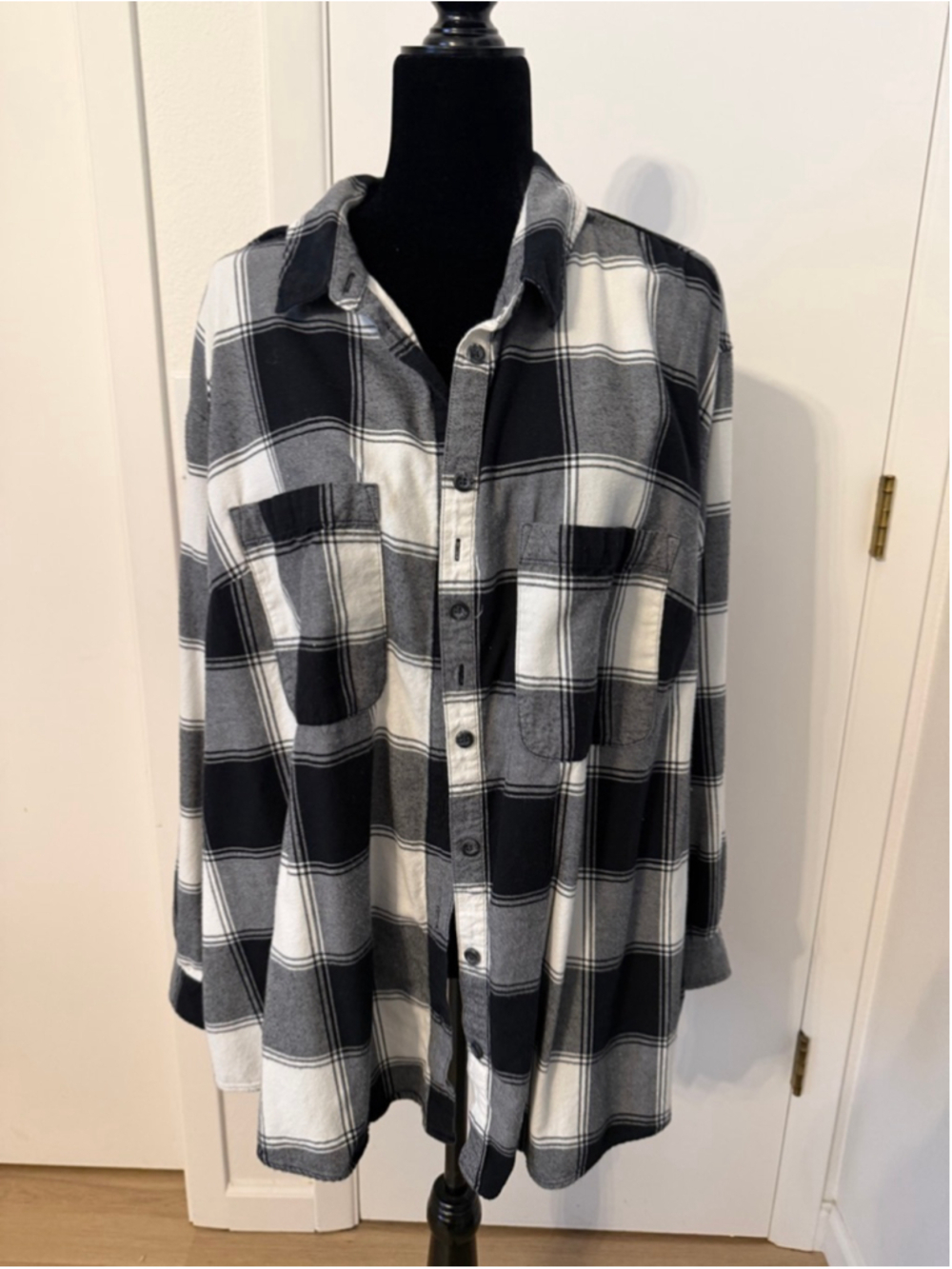 Ava & Viv 2X Black White Plaid Button Front Shirt Shacket Oversized Plus Size